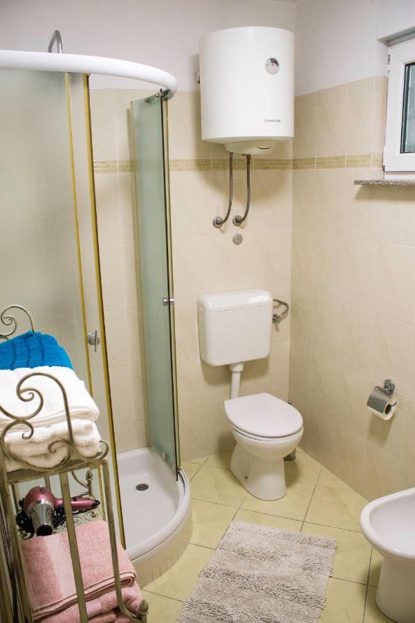 White Orchid Pula Apartment Exterior foto