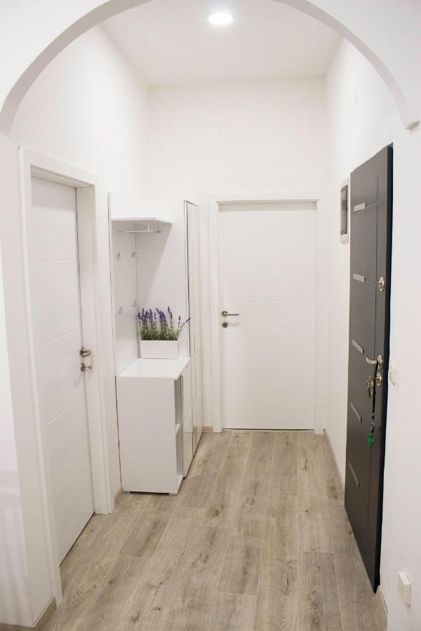 White Orchid Pula Apartment Exterior foto